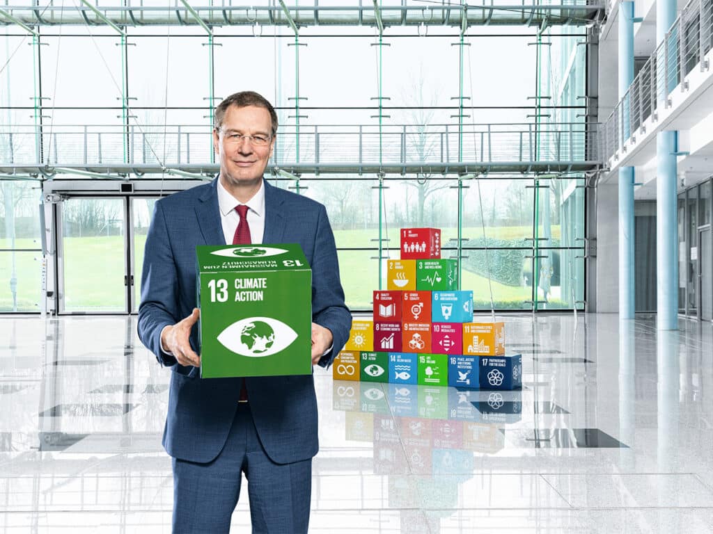 Dr Jung 220331 Festo Cubes Esslingen 131 13x18 cmykENT ID3185