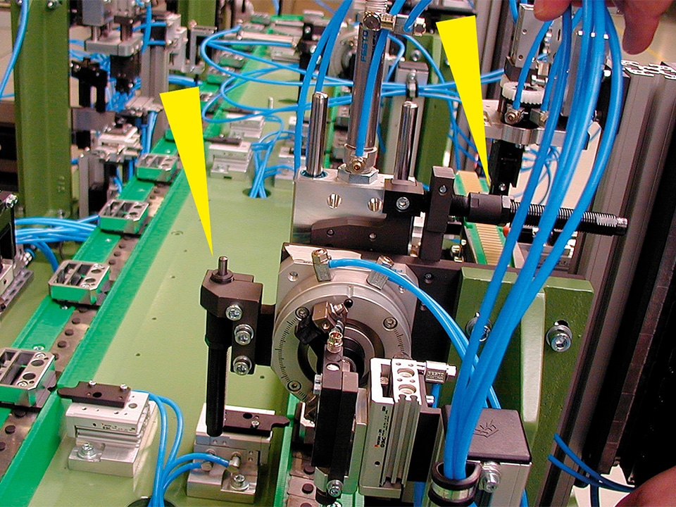 Foto 1 ACE Kleine stootdempers toegepast in een assemblagelijn kopieren